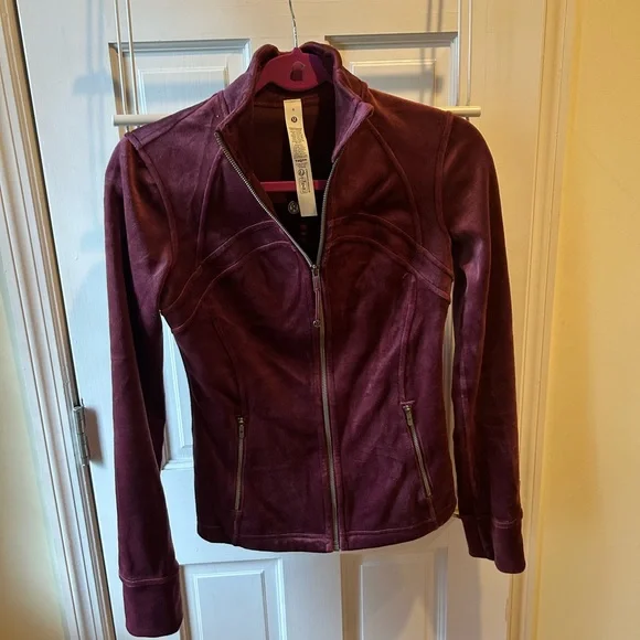 lululemon athletica Garnet Velvet 6 Purple Maroon Define Jacket - Picture 3 of 5